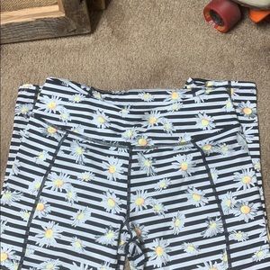 Betsy Johnson Cropped Workout Leggings.